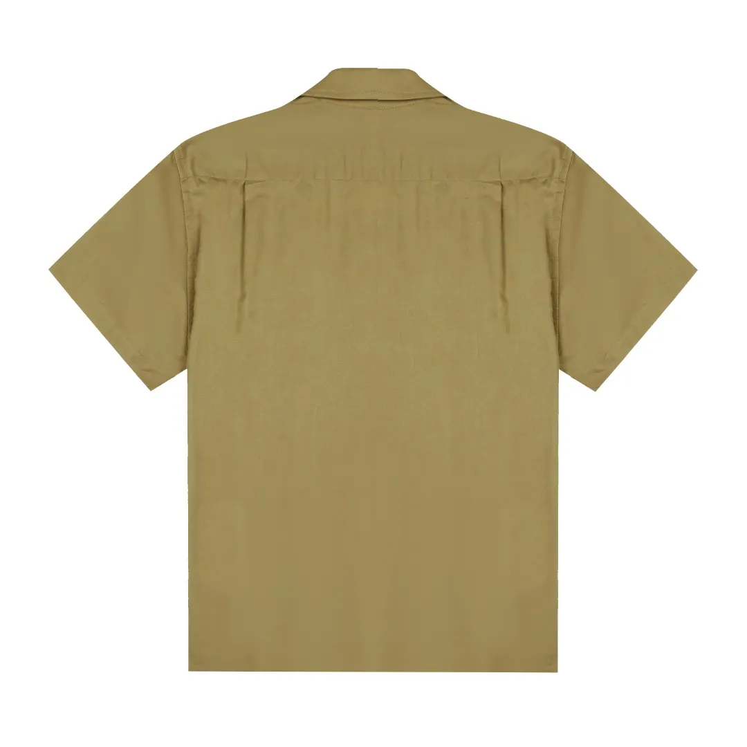 P230 White background picture [High-end quality] Style number: 25055# Color: Navy blue/off-white/ice blue/light pink/chicken yellow/khaki Size: S to XL - Ralph Lauren/Ralph Lauren 25SS Summer popular high-quality old money style Cuban collar pocket style short-sleeved linen couple shirt - originality restoration 95% cotton blended bamboo linen pre-car wash treatment tight and soft texture ✅ - 100% restored workmanship Complete professional shirt with embedded clips in bifurcated sleeves, top button earrings ✅ - Custom dyed original pearlescent white buttons with different sizes ✅ - Special shaped chiffon foil inside the collar door tube, which is not easy to deform and pull ✅ - Ralph Lauren/linen pocket style short-sleeved shirt. It is different from the classic style and has a niche style. It perfectly combines comfort and high-end. An indispensable piece in summer. It is both cool and textured. It is the king of ins style with every snap. It can be used for commuting and vacationing. There’s no pressure to switch between different styles, and the classics never go out of style.